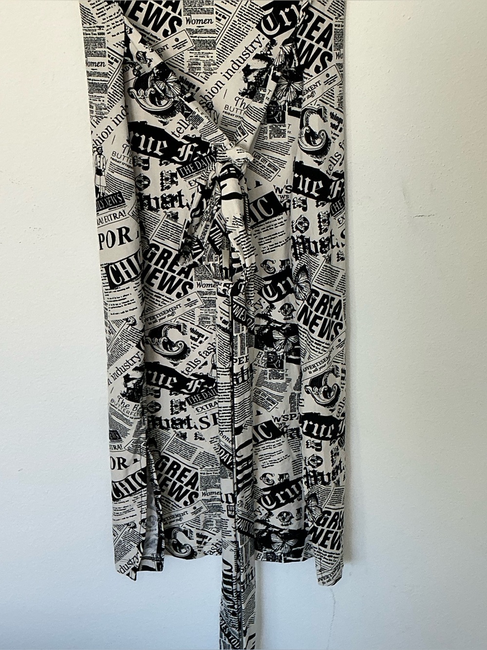 Derek Heart Newspaper Print Tie Waist Dress Size Large Black White Stretch - Picture 7 of 9